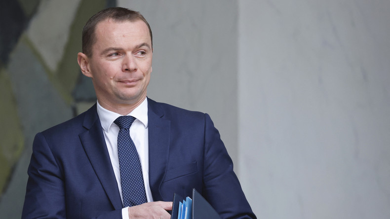Le gouvernement prépare la réforme de l’assurance chômage, le Medef veut aussi celle des retraites