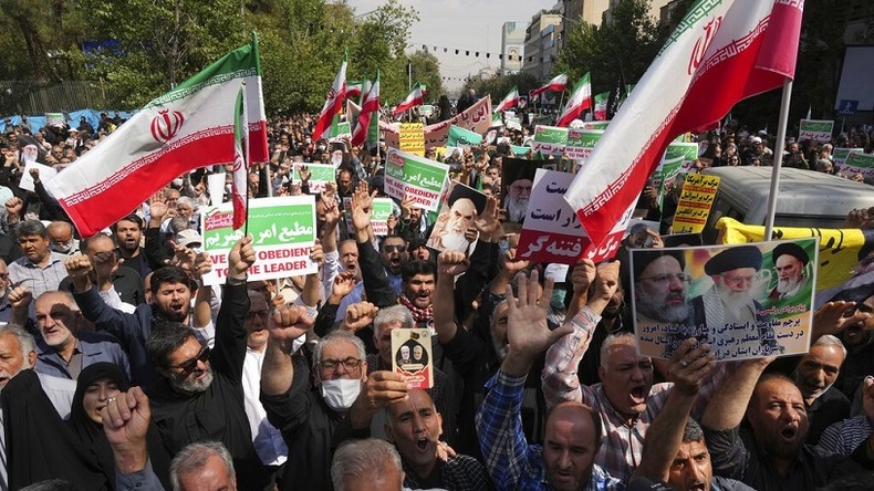 «Condamner les comploteurs» : manifestations dans plusieurs villes d'Iran en soutien aux autorités