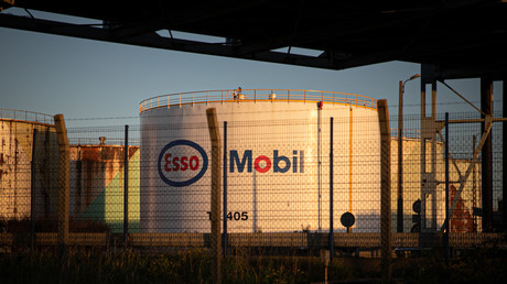 Grèves reconduites chez TotalEnergies et Esso-ExxonMobil, le gouvernement lance des réquisitions