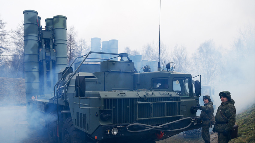 A training exercise by the Russian Baltic Fleet's air defense units involving S-400 Triumph air defense missile systems.