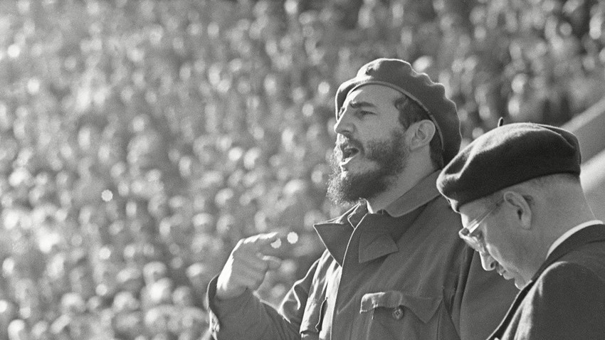 Segundo os militares que acompanharam Castro durante a visita à URSS, o líder cubano gostou mais da neve do que de mísseis balísticos e submarinos atômicos. / Serguei Smirnov 
