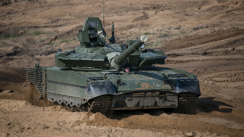 Тенк Т-80.