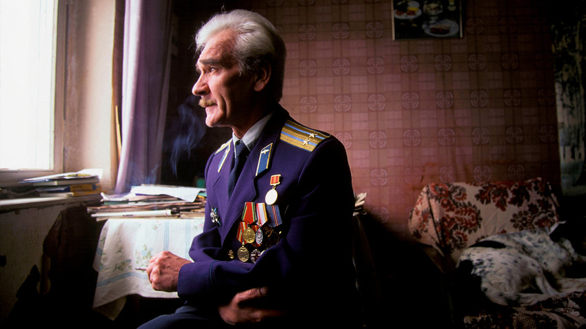 Stanislav Petrov wearing his military uniform in 1999