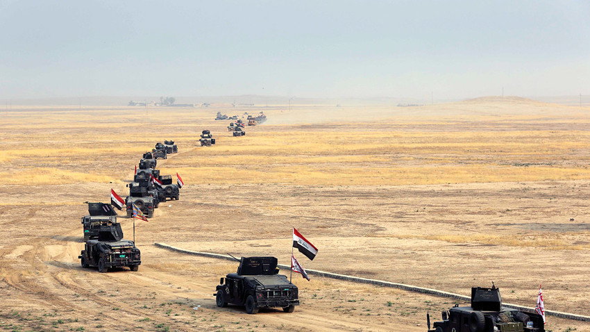 Rombongan pasukan Irak yang bersiap menyerang kelompok teroris ISIS di Irak.