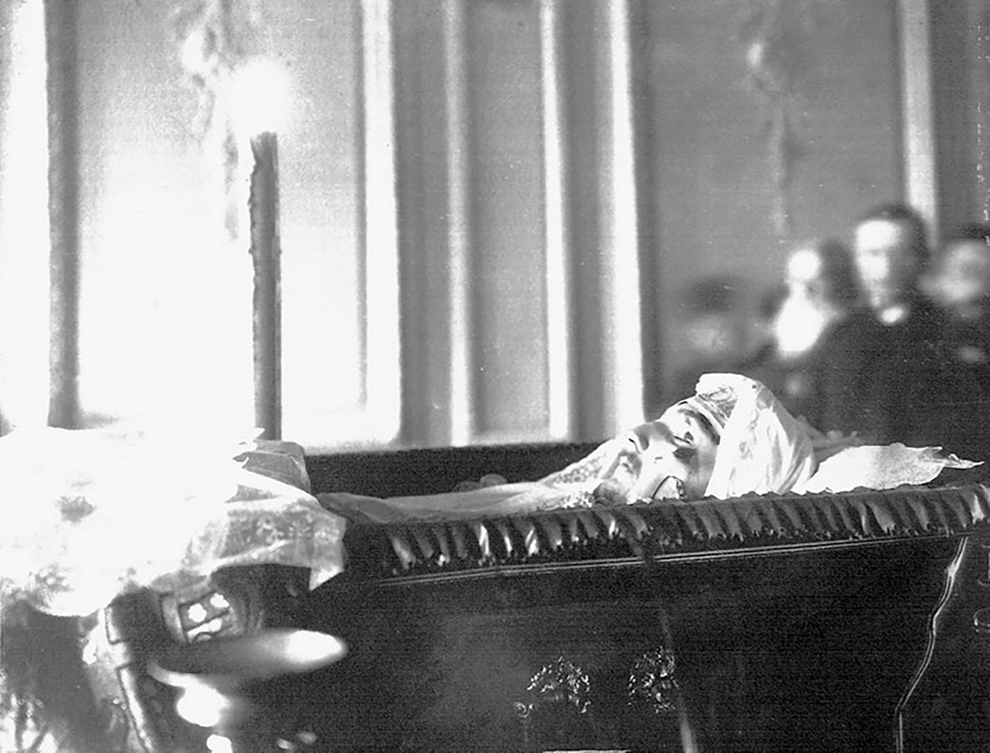 Nikolay Schmit on his deathbed.  