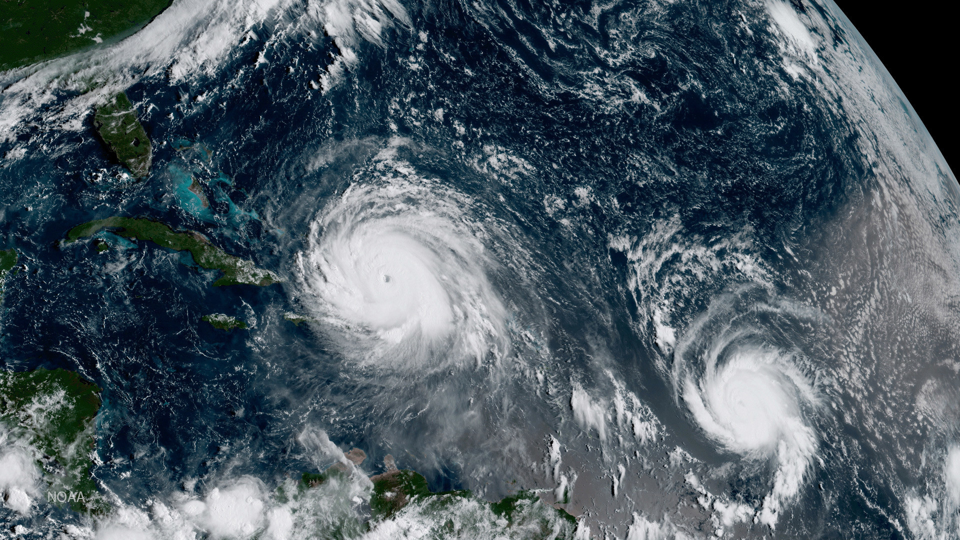 El huracán Irma (a la izda) y el huracán José en el océano Atlántico, 7 de septiembre de 2017
