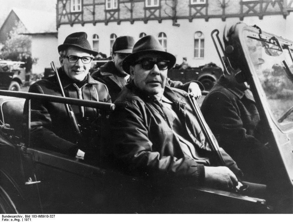 Im selben Jahr, aber auf der anderen Seite der Mauer: Breschnew und Honecker unternehmen 1971 einen Jagdausflug
