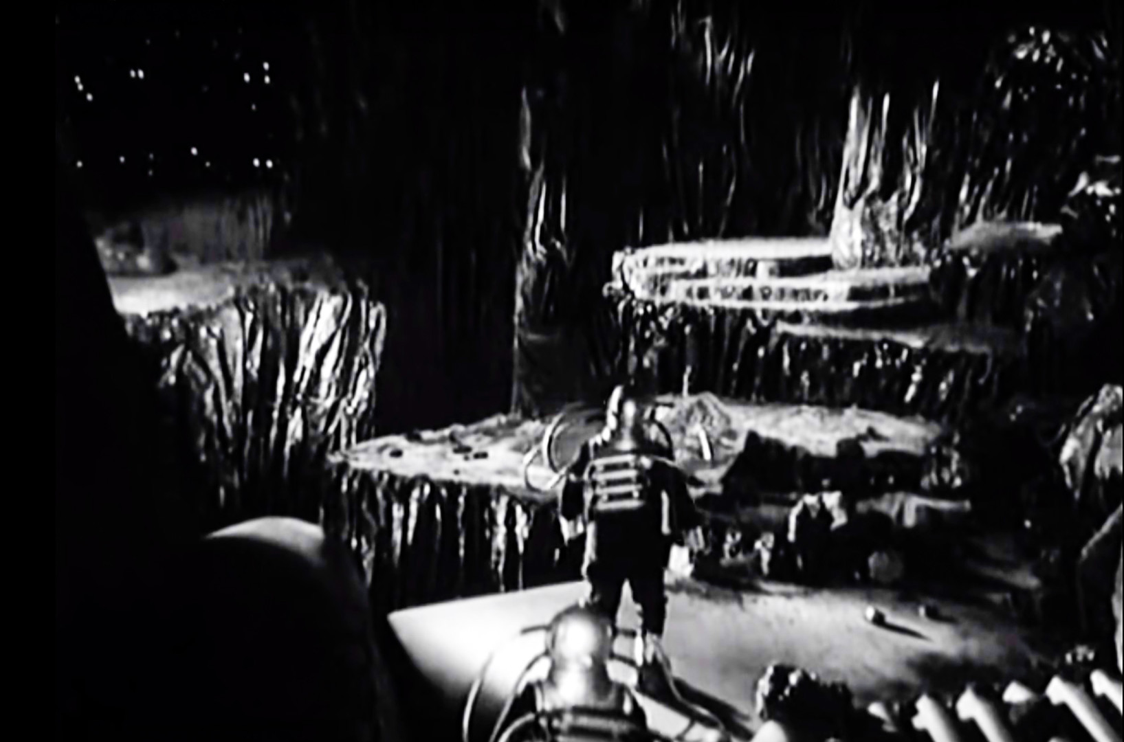 “Viagem cósmica” (1935) retratava uma primeira viagem à Lua que seria realizada em 1946.