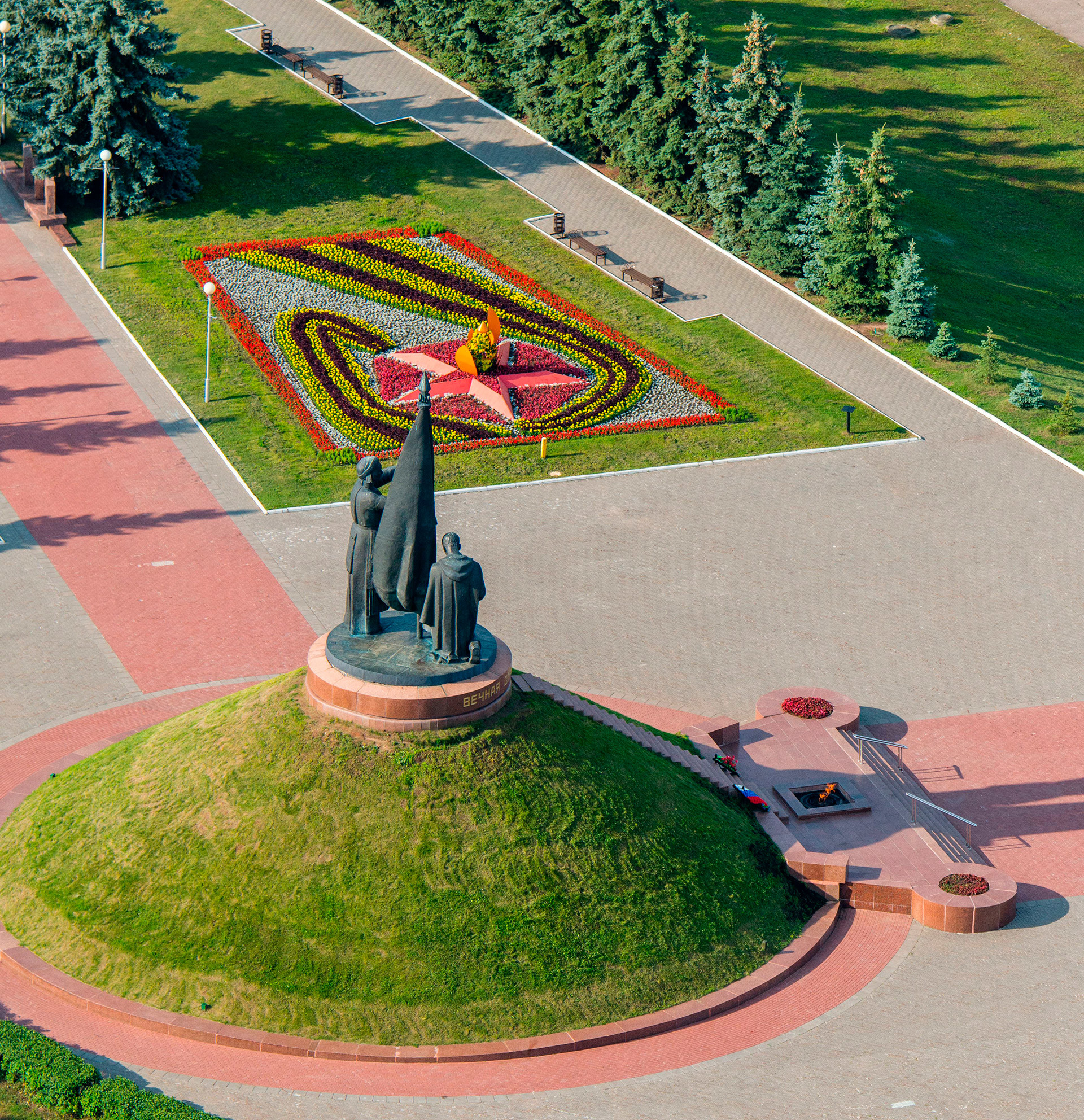 Monumento a los Héroes de la Segunda Guerra Mundial en el Parque Pobedi, Cheboksari.