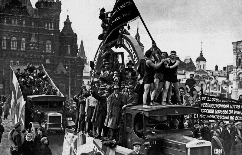 100 ans d’histoire sur la place Rouge, entre défilés et innovations ...