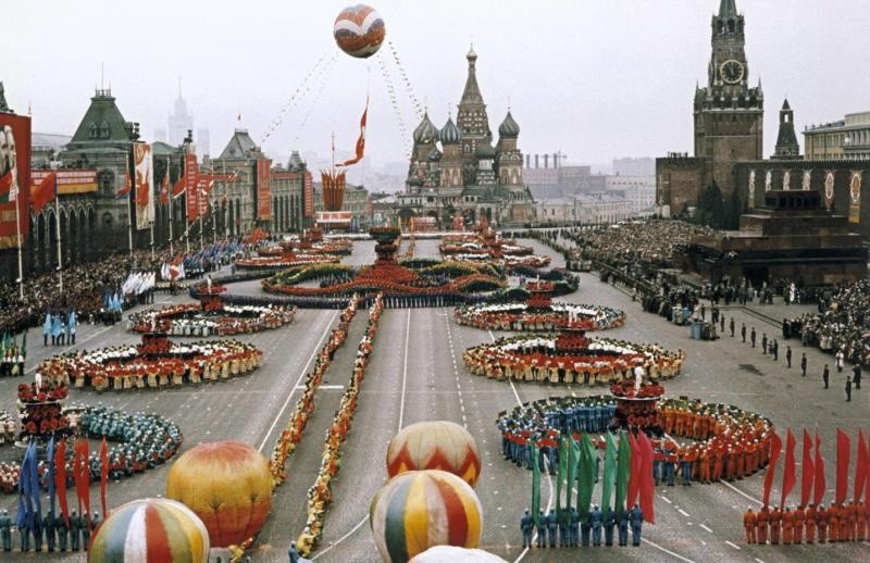 100 ans d’histoire sur la place Rouge, entre défilés et innovations