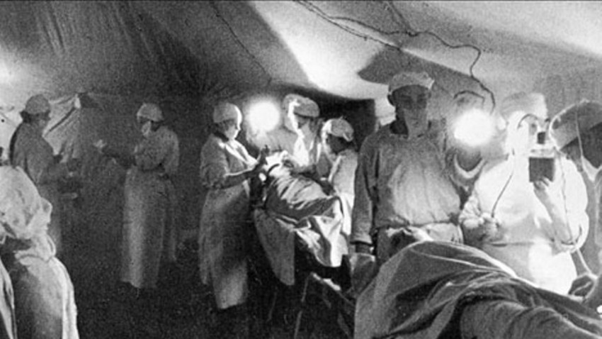 Операция в полева болница. 1942 г.