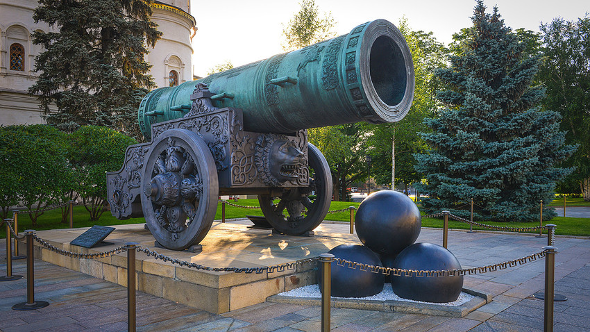 O Canhão do Tsar foi incluído no Livro dos Recordes Guinness como a maior bombarda por calibre do mundo.