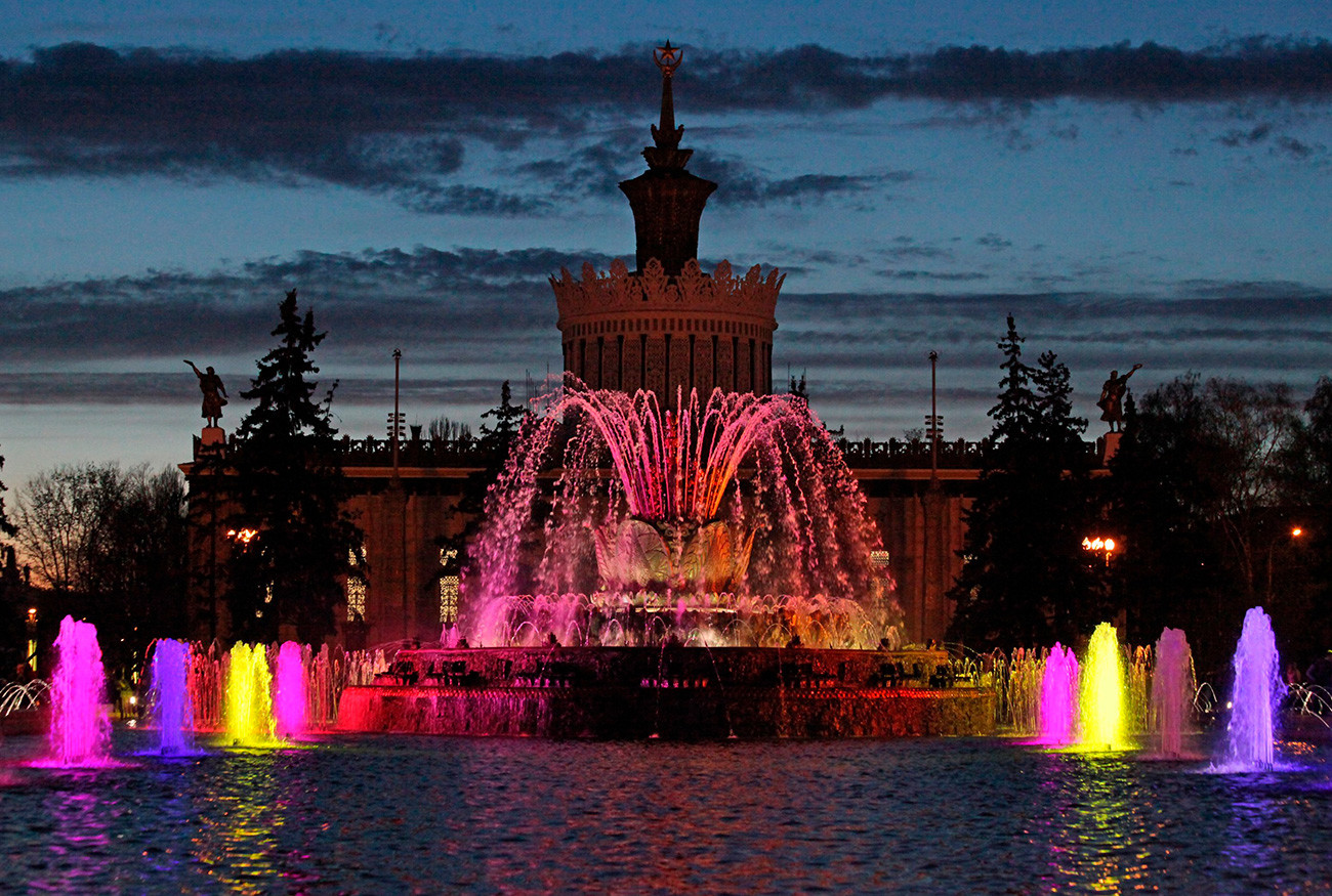 Fonte Flor de Pedra foi a primeira a usar efeitos de som e iluminação, e é motivo de orgulho para os moscovitas. 
