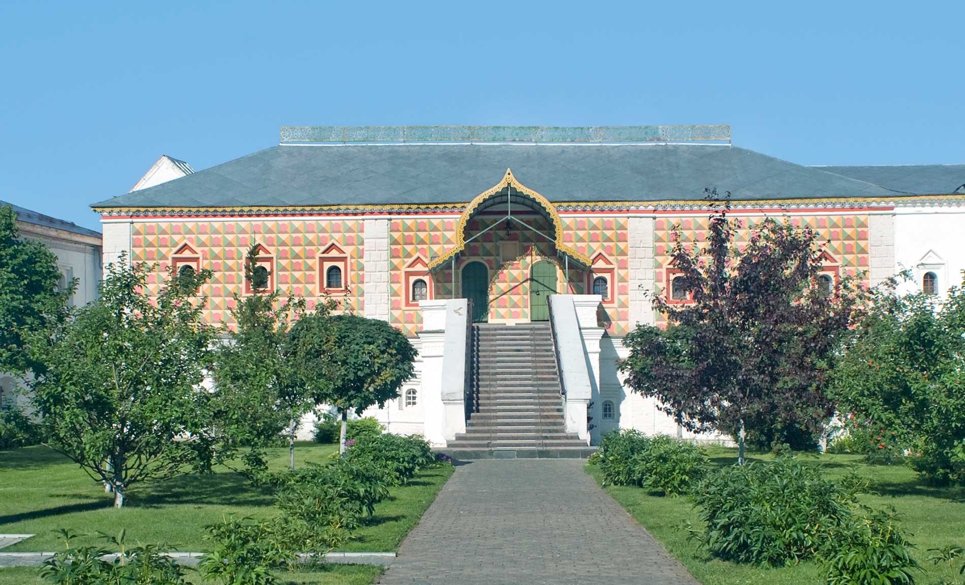 Trinity-Ipatiev Monastery. Romanov Chambers, east view. Aug. 13, 2017.