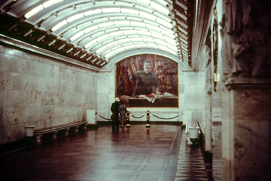 Mosaic pano featuring Joseph Stalin on Narvskaya station