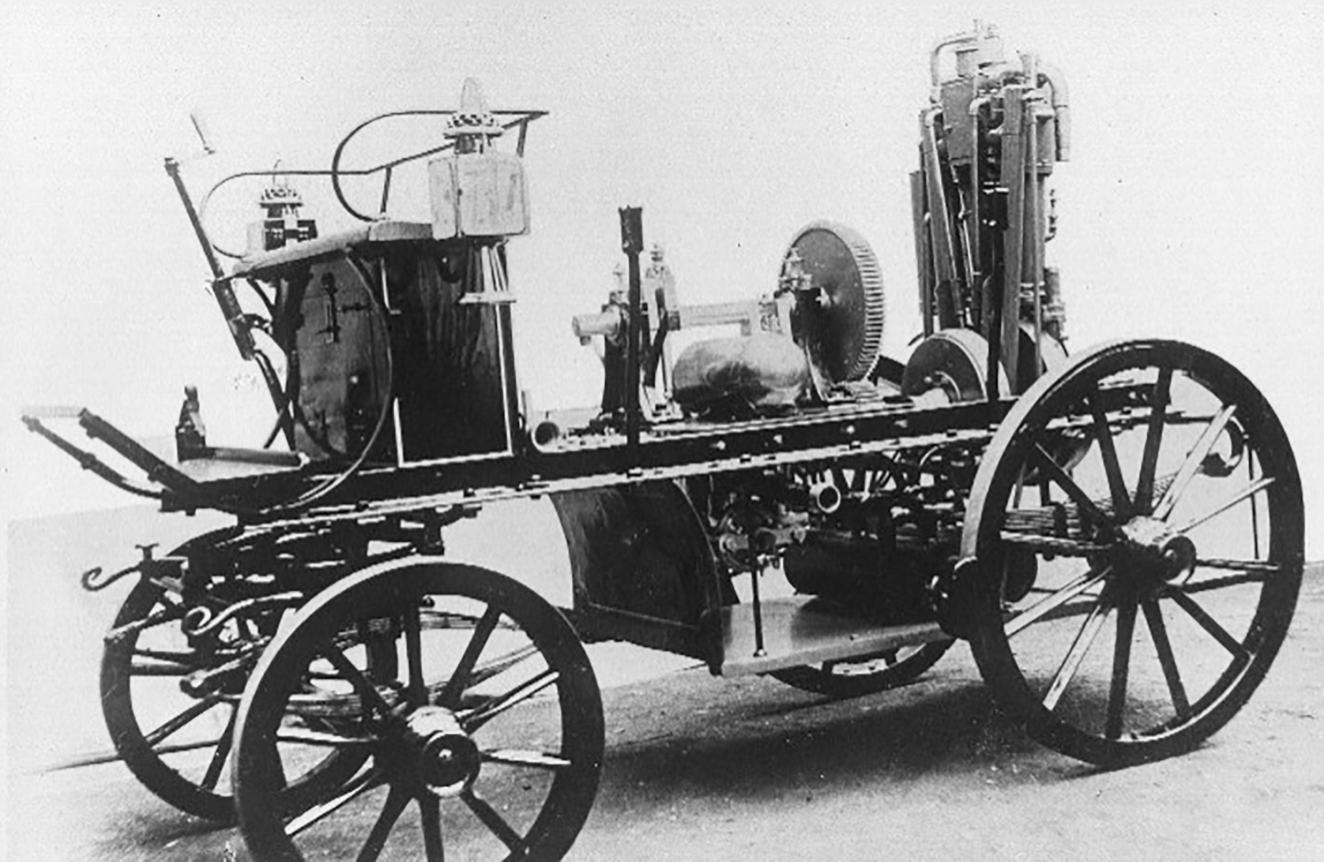 Eines der ersten Fahrzeugen von Daimler
