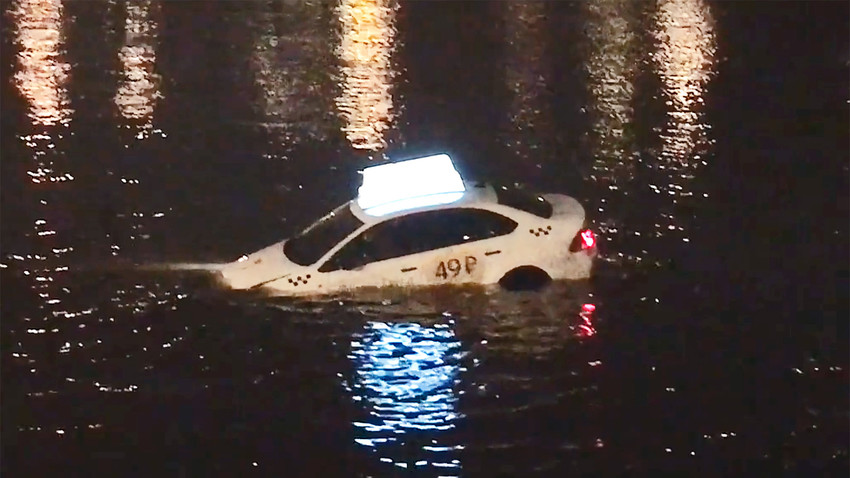 A swimming taxi isn't something you happen to see every night