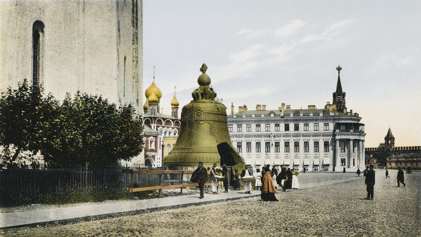 Царскиот плоштад и Цар-камбаната во Кремљ во раните 1900