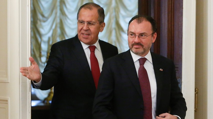 El Ministro de Asuntos Exteriores de Rusia Serguéi Lavrov y el Secretario de Relaciones Exteriores de México Luis Videgaray Caso en Moscú, 17 de noviembre de 2017.