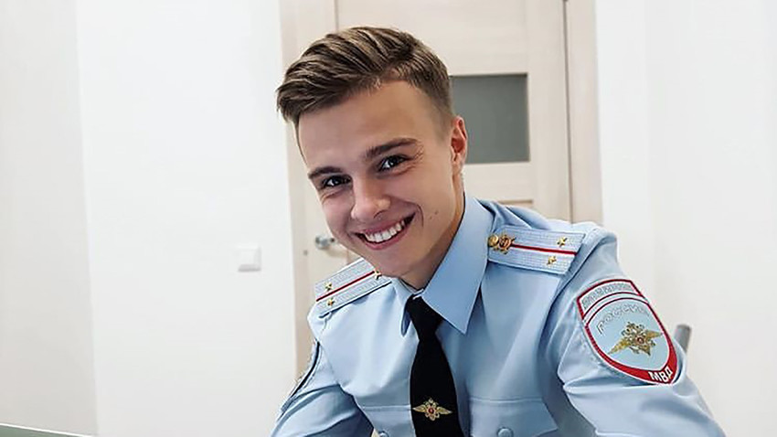 Roman, polisi dari Sankt Peterburg.