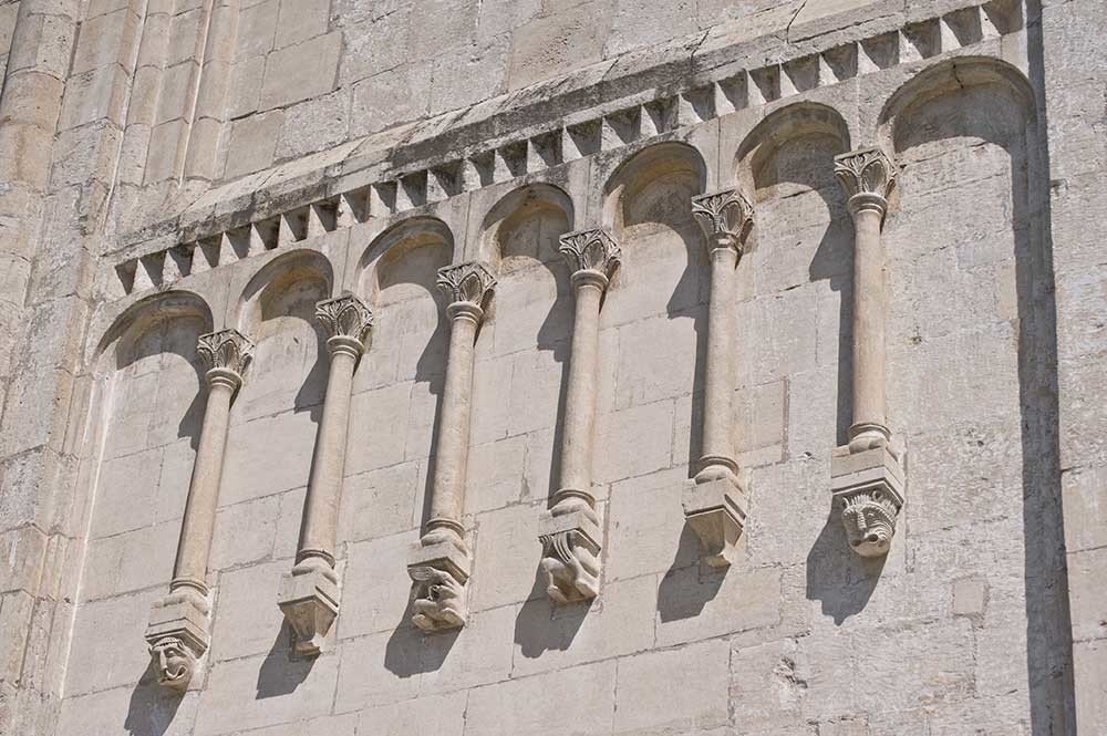 Dormition Cathedral. West facade, arcade frieze. July 18, 2009.