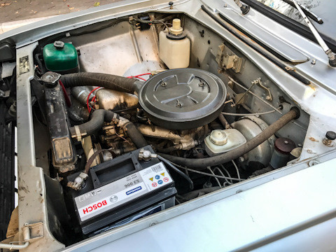 Во текот на 1980-те беше далеку полесно да се набави бензин 76 отколку високооктанскиот АИ-93 и затоа повеќе беше баран автомобил со мотор УЗАМ-412Д, а тоа е токму „Москвич 2140“.