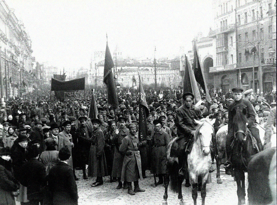 Celebración del primer aniversario de la Revolución de Octubre.