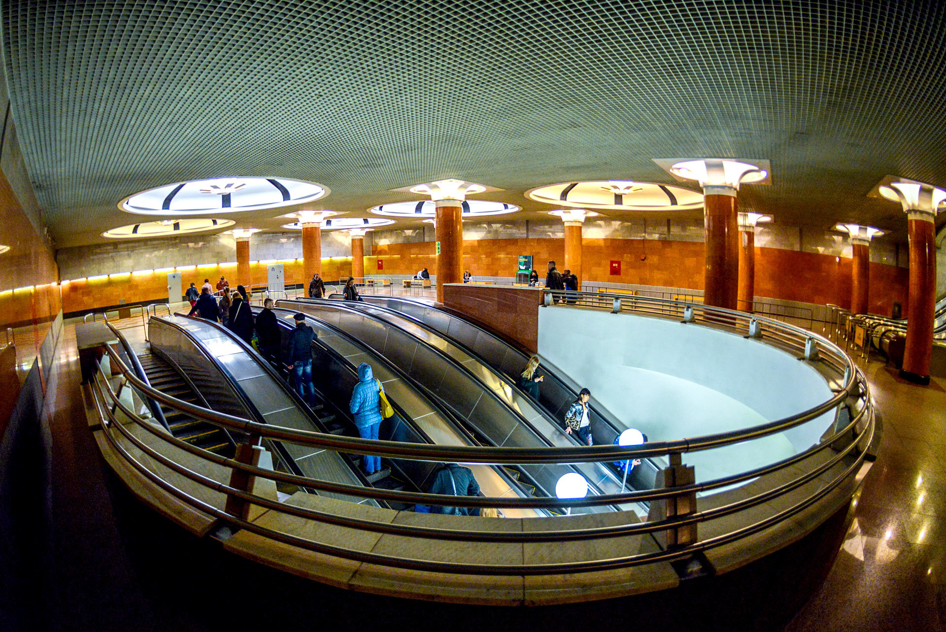 Estación de metro de Moscú Park Pobedi.