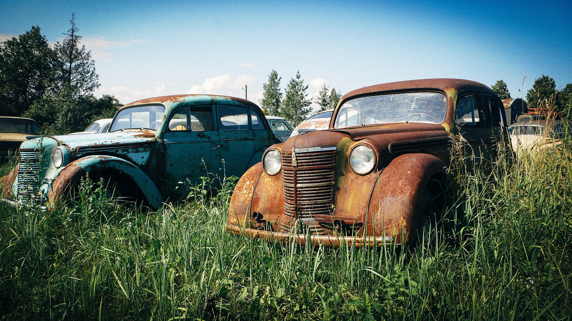 when-can-a-cemetery-be-a-motorhead-paradise-russia-beyond