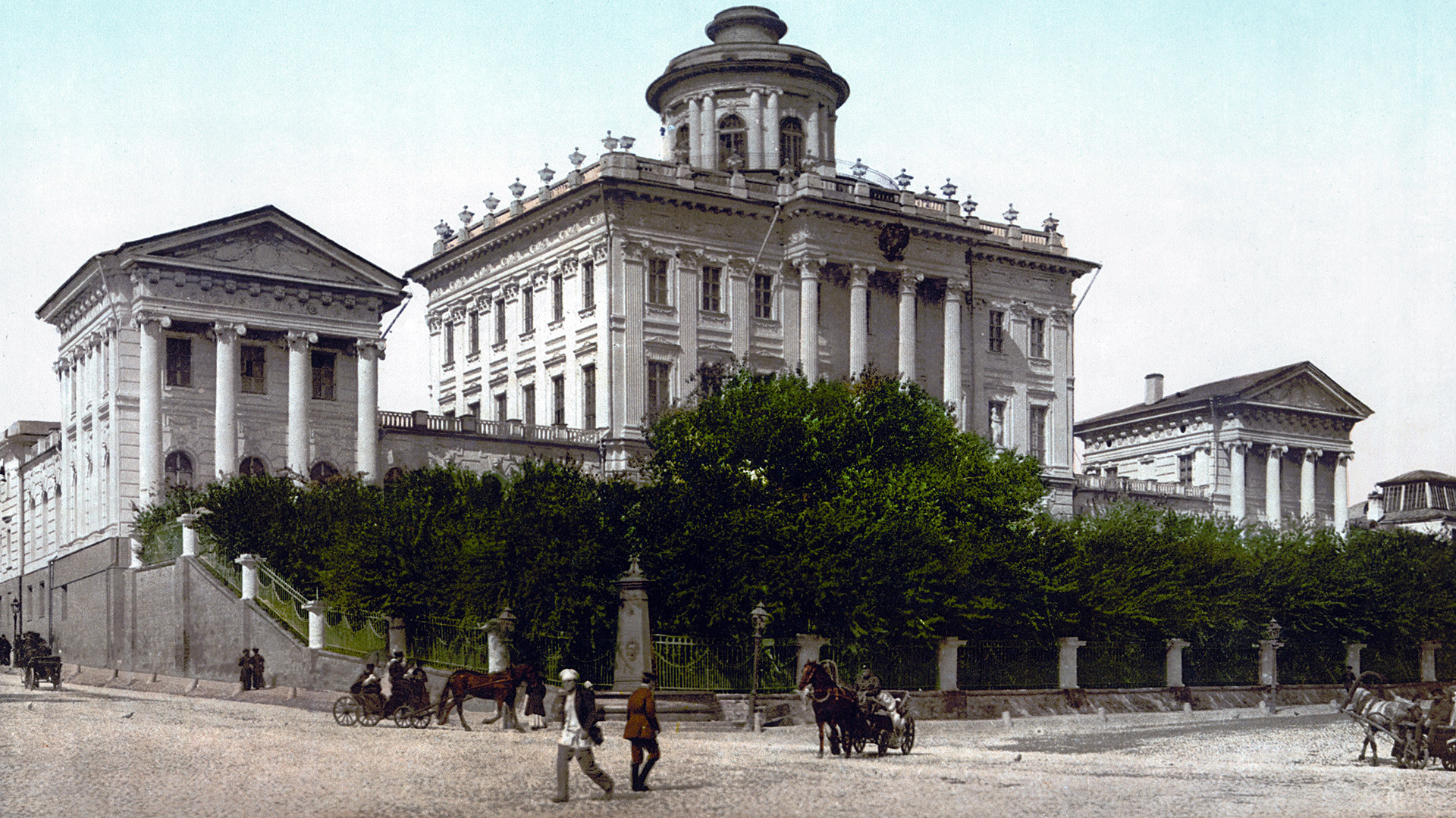 Casa Pachkov retratada em cartão postal do século 19