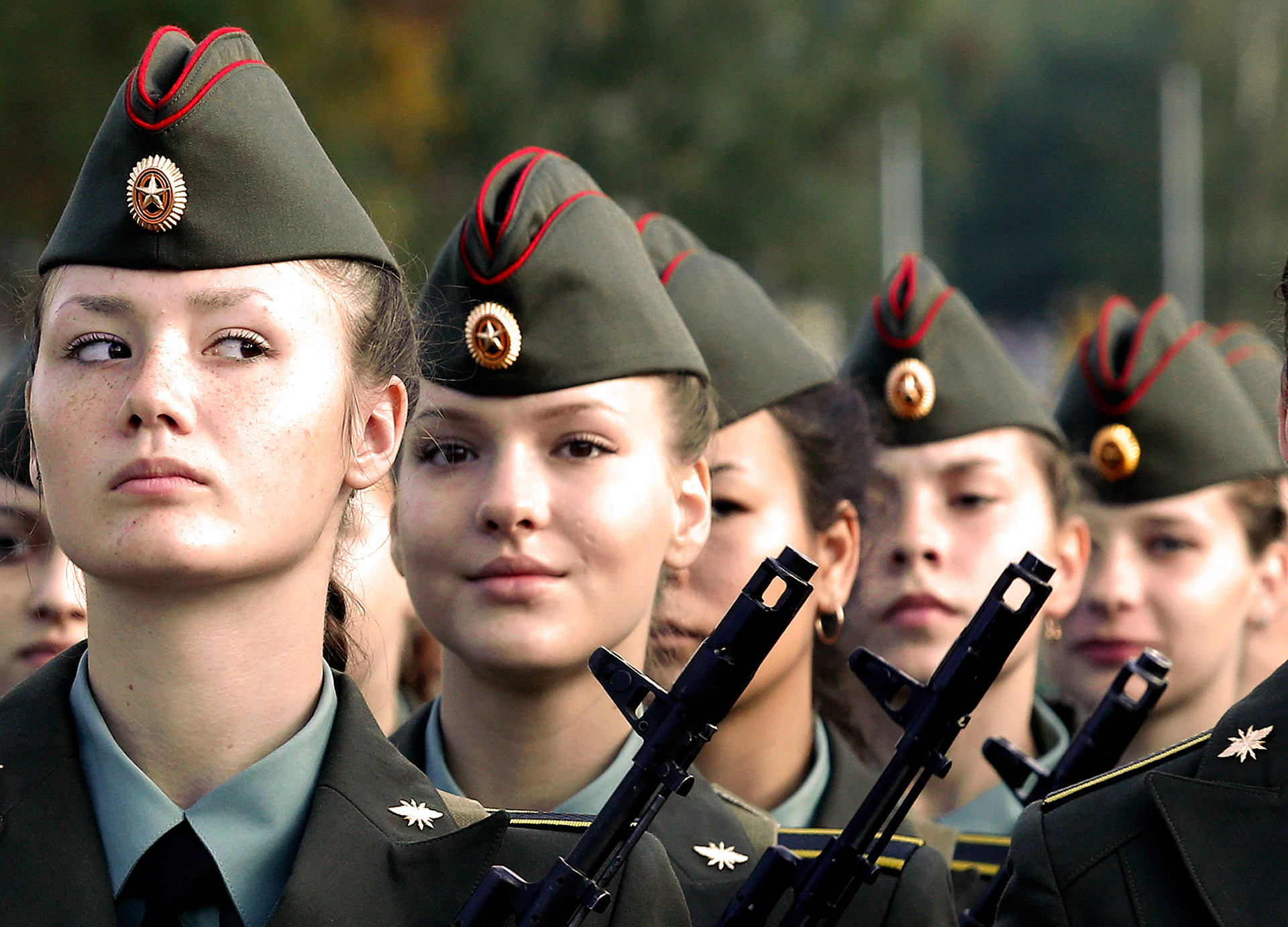 Von Syrien bis zum Polarkreis: Warum gehen russische Frauen zum Militär? 