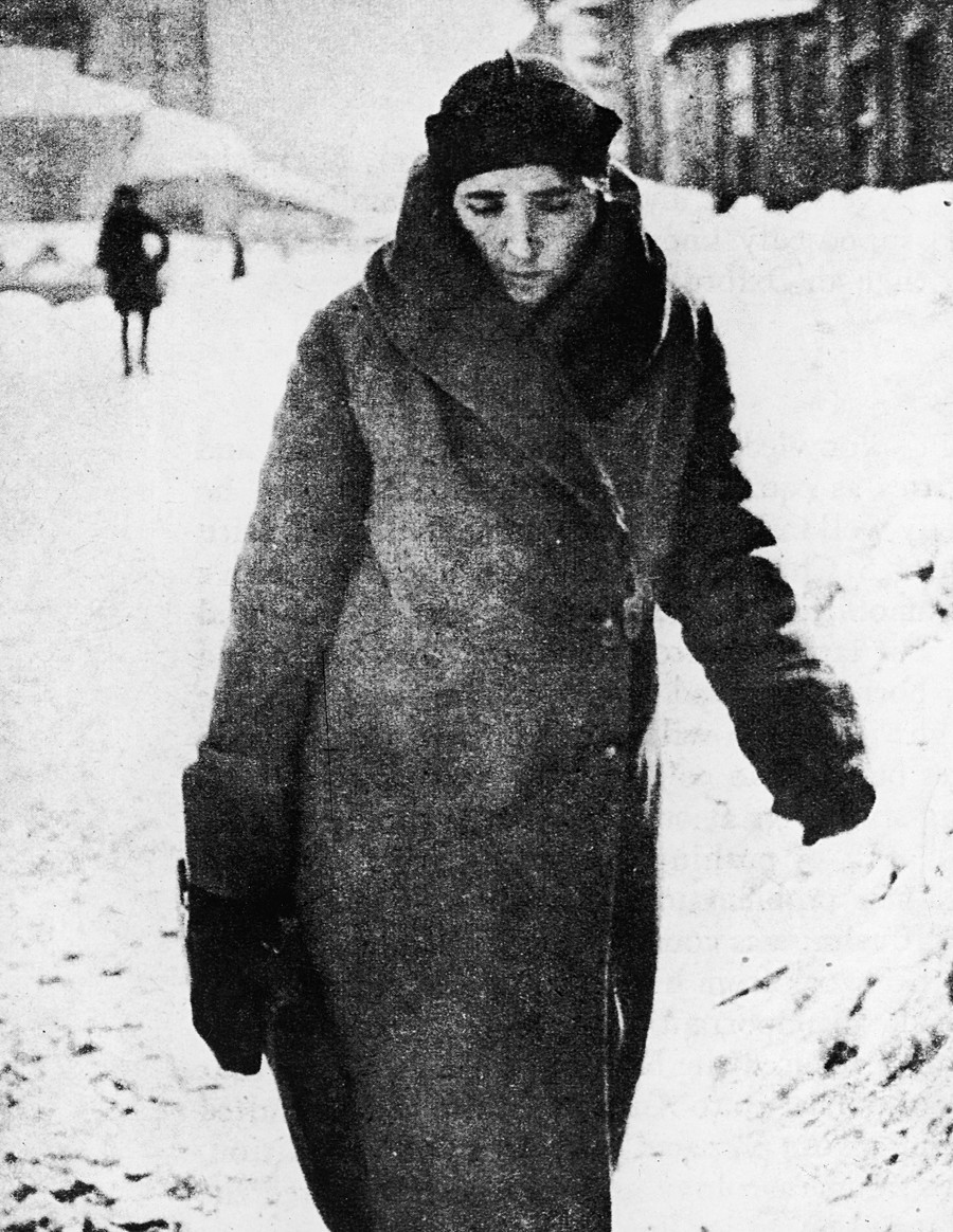 Nadezhda Alliluyeva (1901 - 1932), seconda moglie di Stalin, madre di Vassilij e Svetlana