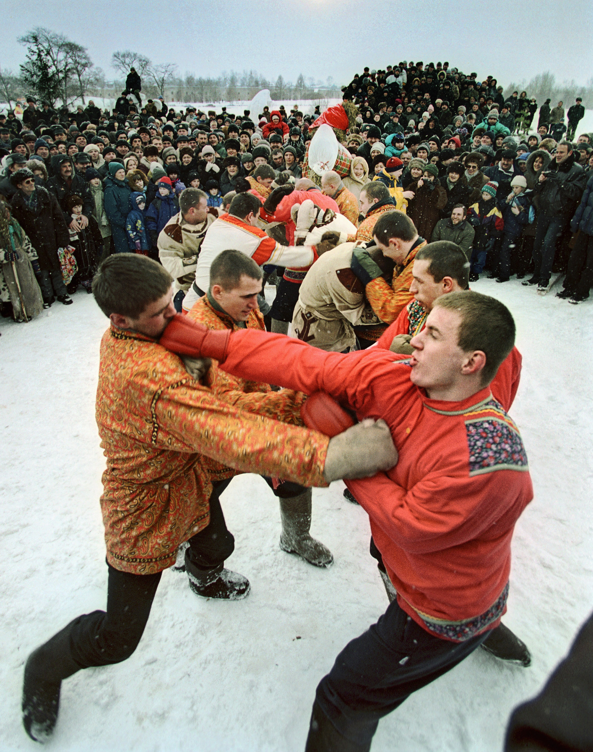 Pancadaria tradicional durante as celebrações do Chrovetide, ou seja, o período pré-Quaresma, em Súzdal, na Rússia. 