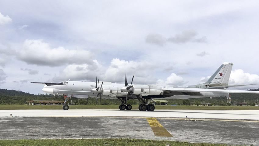 Pesawat pengebom strategis Tu-95 MS di Biak, Provinsi Papua, Indonesia.