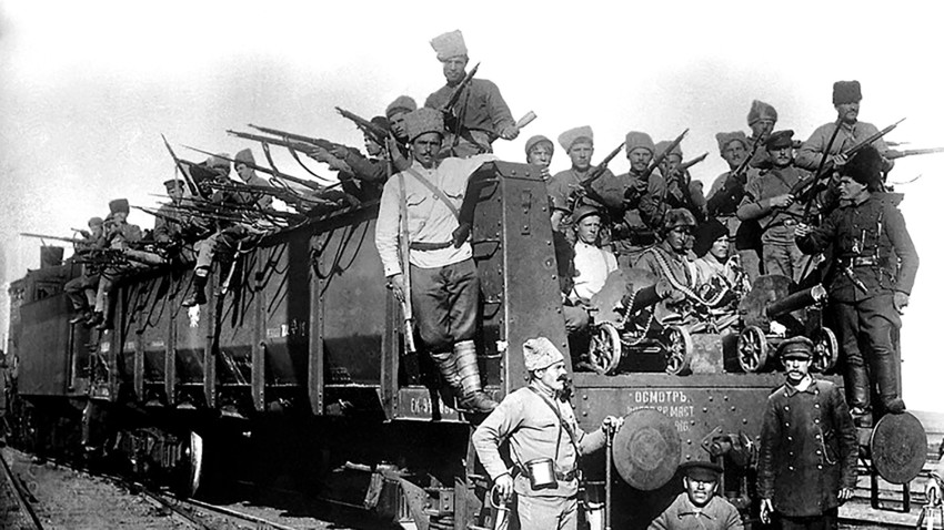 Блиндирани воз Црвене армије.