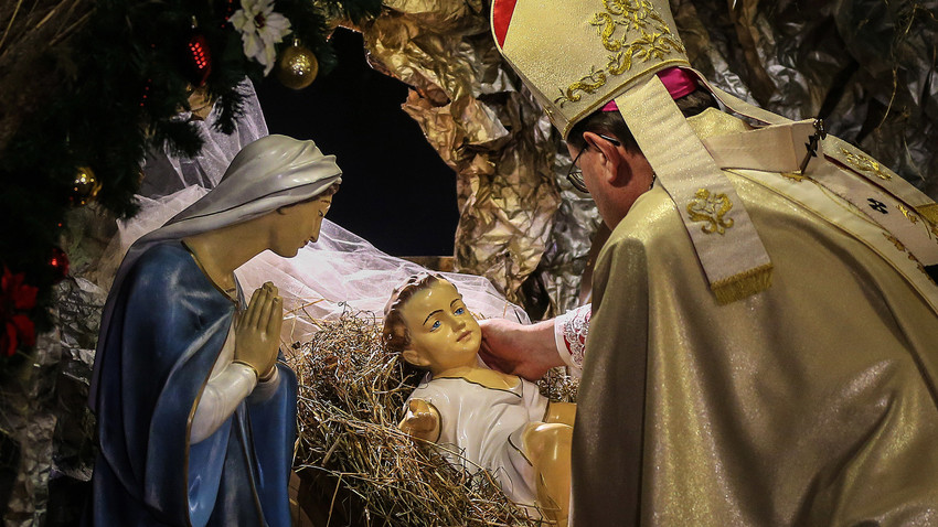 Misa Malam Natal di Katedral Santa Perawan Maria Dikandung Tanpa Noda.