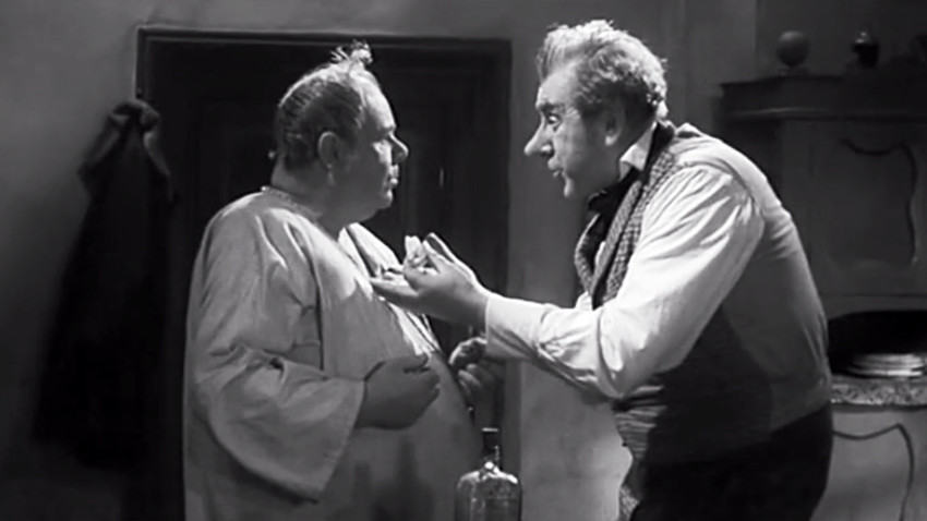 Screenshot from "How Ivan Ivanovich Quarreled with Ivan Nikiforovich" movie (1959)  with Ivan Ivanovich quarreling with Ivan Nikiforovich