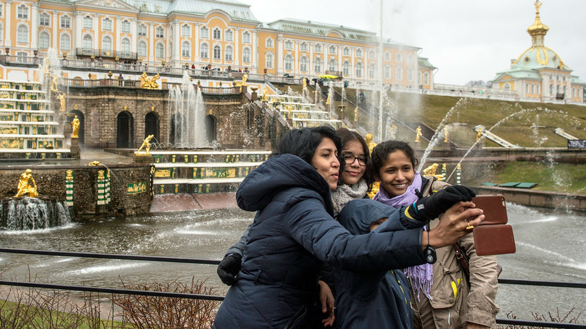 40 Prozent der Besucher Peterhofs sind Touristen aus dem Ausland.