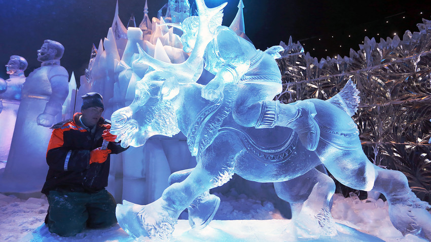 País tem inúmeros festivais de esculturas de neve e gelo.
