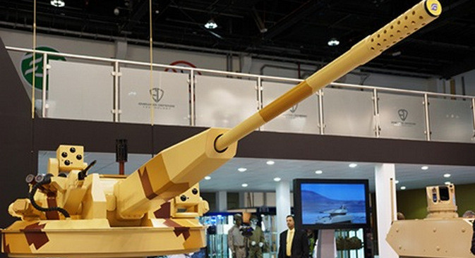 АУ-220М – један од најбољих топова на свету. Међународна изложба наоружања IDEX 2015. 