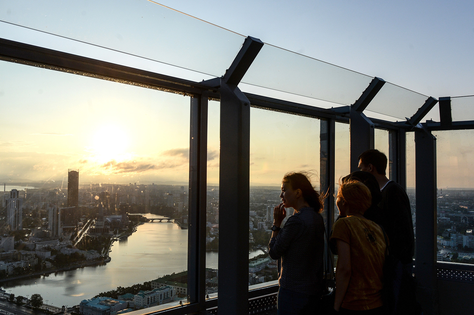 Visitors on the observation deck in the Vysotsky business center in Yekaterinburg. 