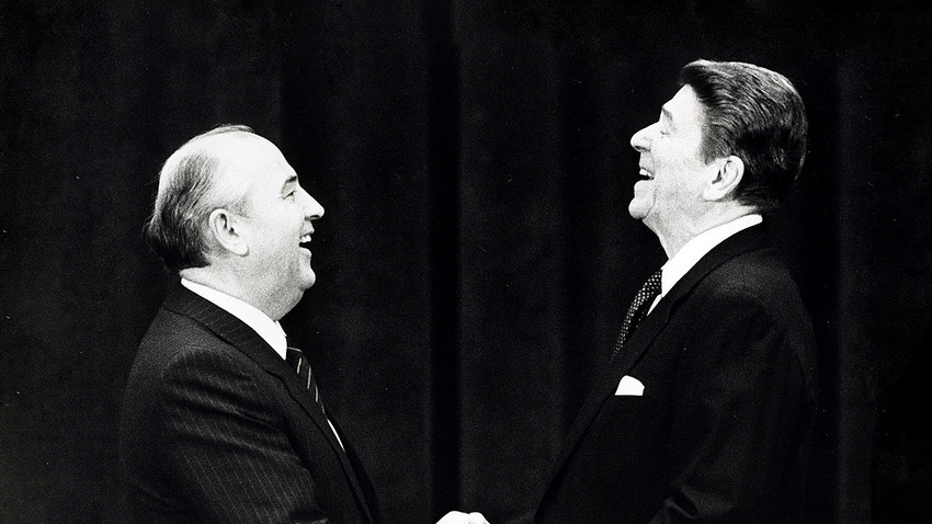 Michail Gorbatschow und Ronald Reagan 