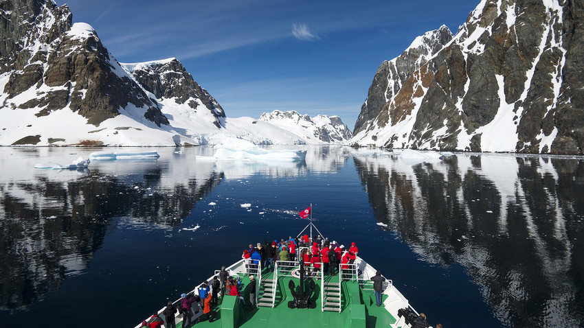 El descubrimiento de la Antártida fue una aventura fascinante de unos intrépidos marinos rusos. 