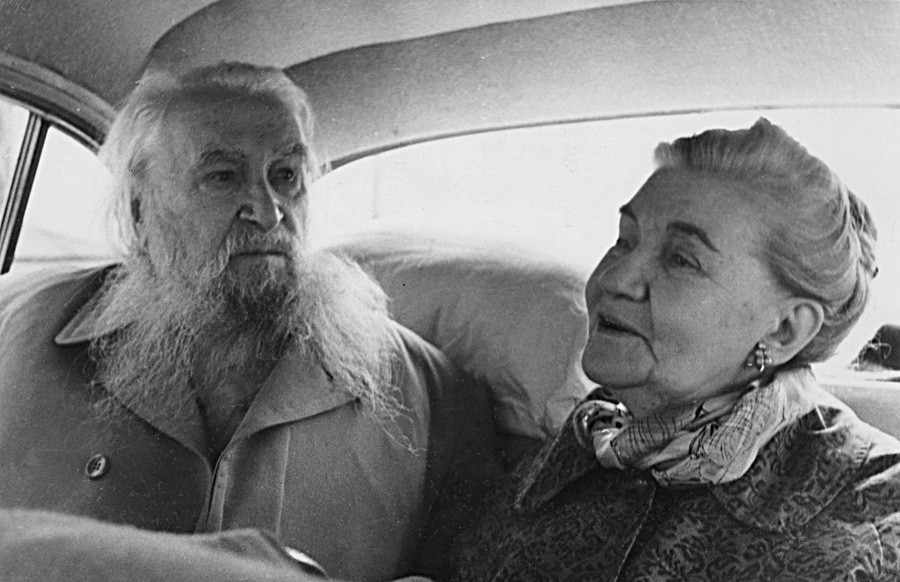 Sergey Konenkov and Margarita Konenkova in the USSR.