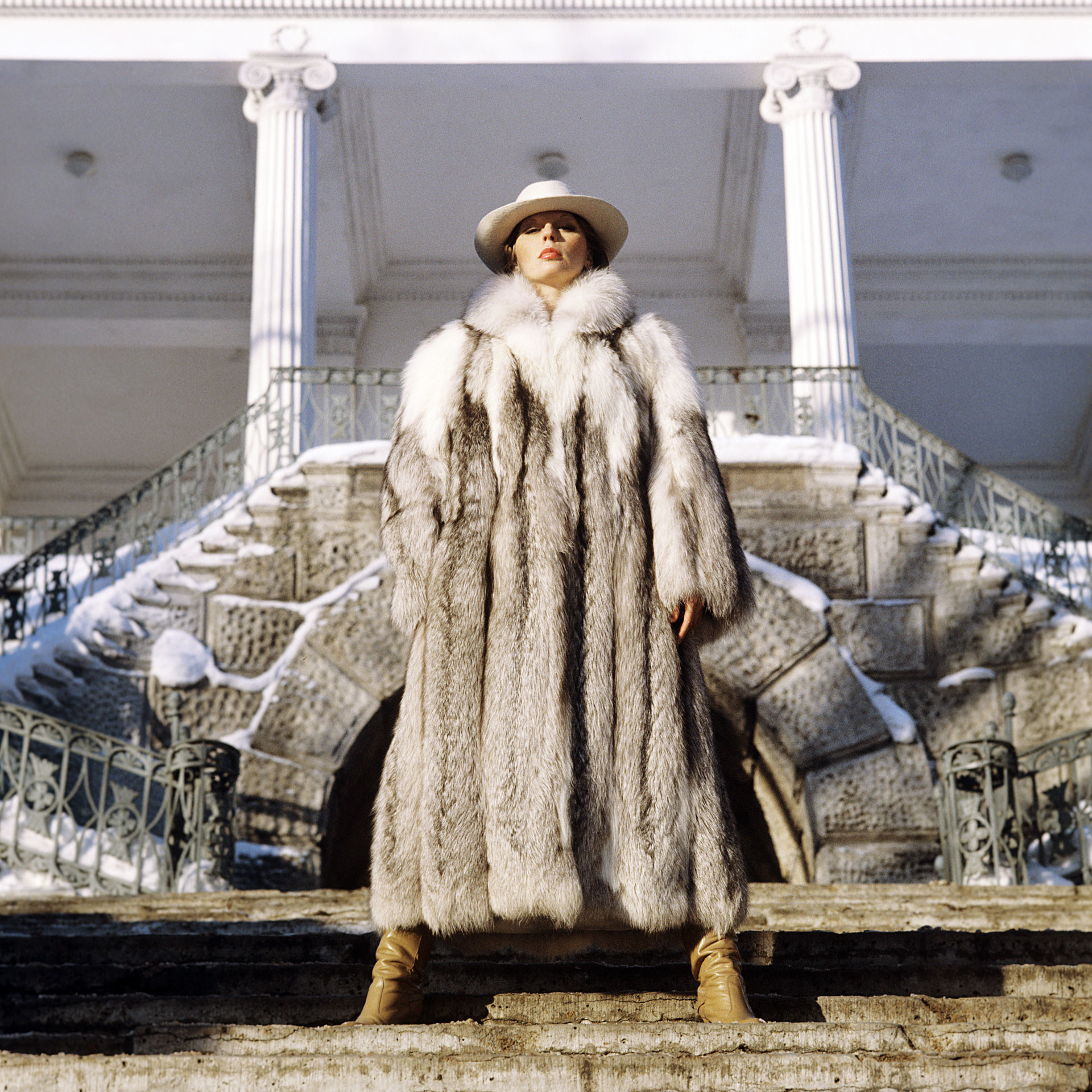 Platina fox overcoat demonstrated at the Leningrad House of Models, 1982