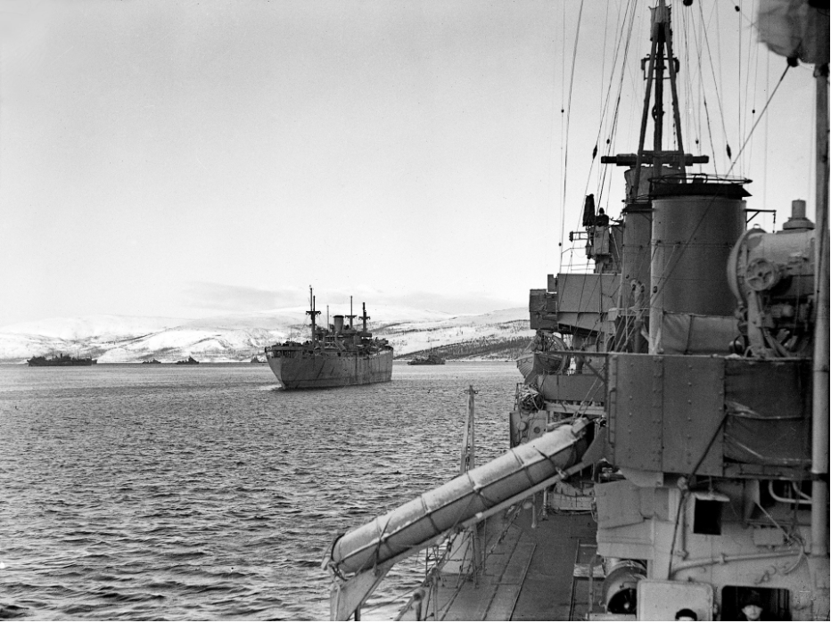Konvoj RA-53 pluje iz Kolskega zaliva. 1. marec 1943. 