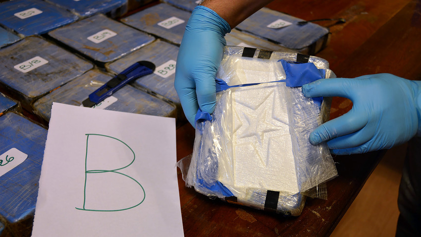 12 suitcases full of cocaine were found in the Russian embassy school in Buenos Aires more than a year ago. In Feb. 2018, first suspects are arrested in connection with the case