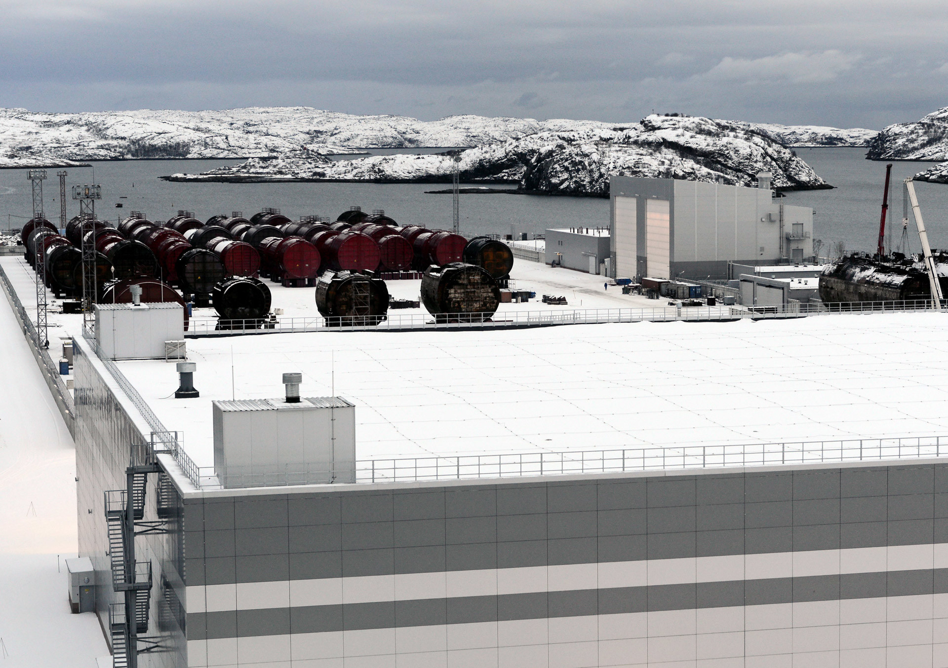 Una plataforma costera para almacenar bloques de reactores en la planta de reprocesamiento, acondicionamiento y almacenamiento de desechos radiactivos. Región de Múrmansk.