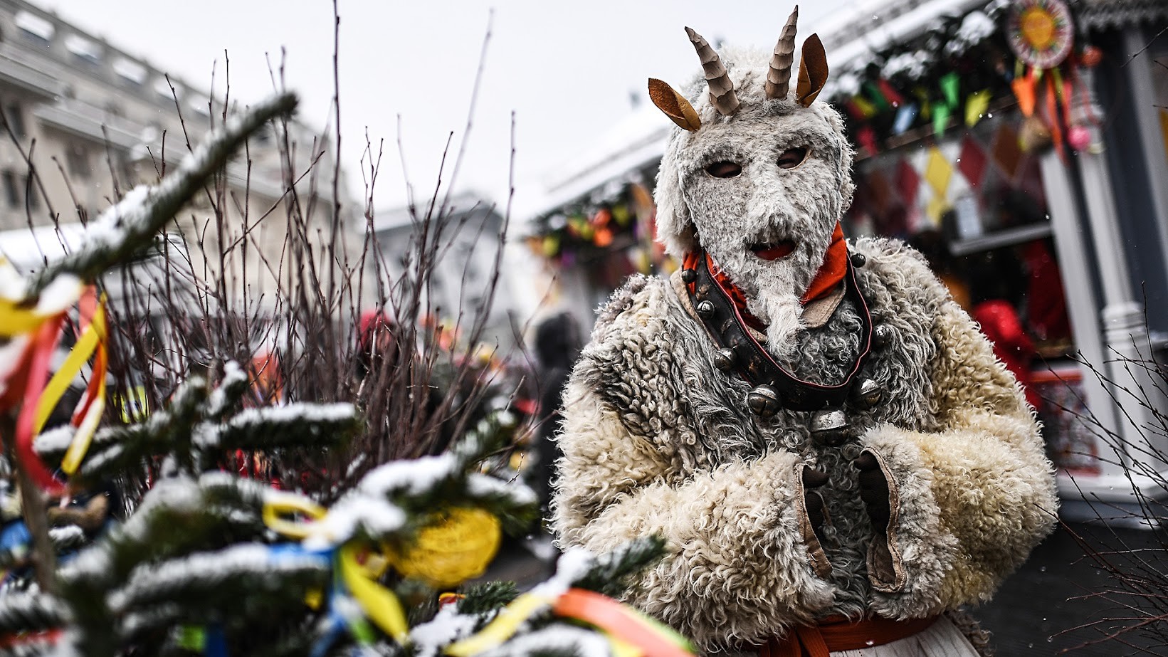 Maska na praznovanju na Manežnem trgu, Moskva